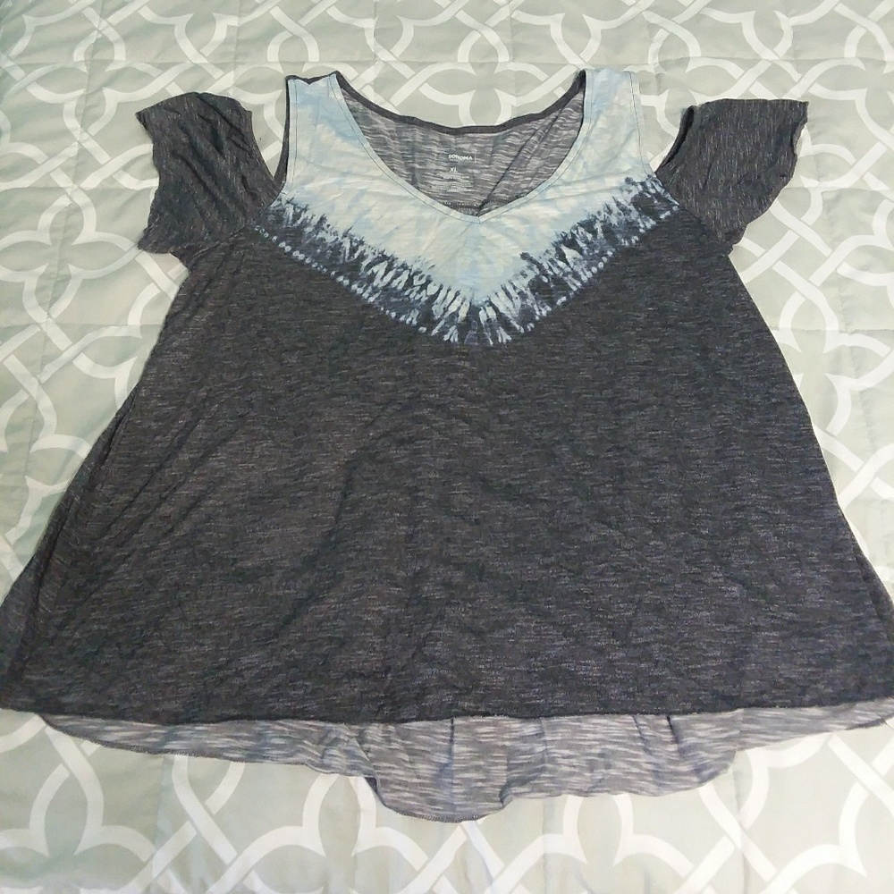 Short sleeve shoulder cut out top
